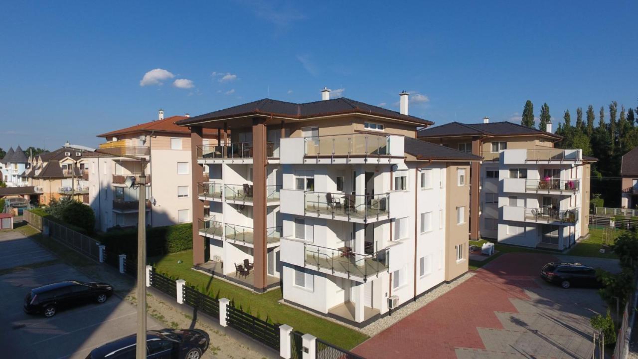 Laguna Beach Apartmanok Siófok Kültér fotó